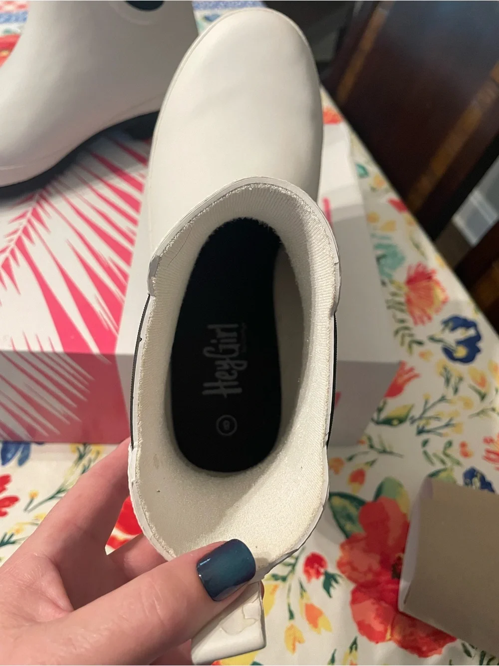 Hey Girl by Corkys Yikes White Pull-On Rain Boots Size 8 NIB